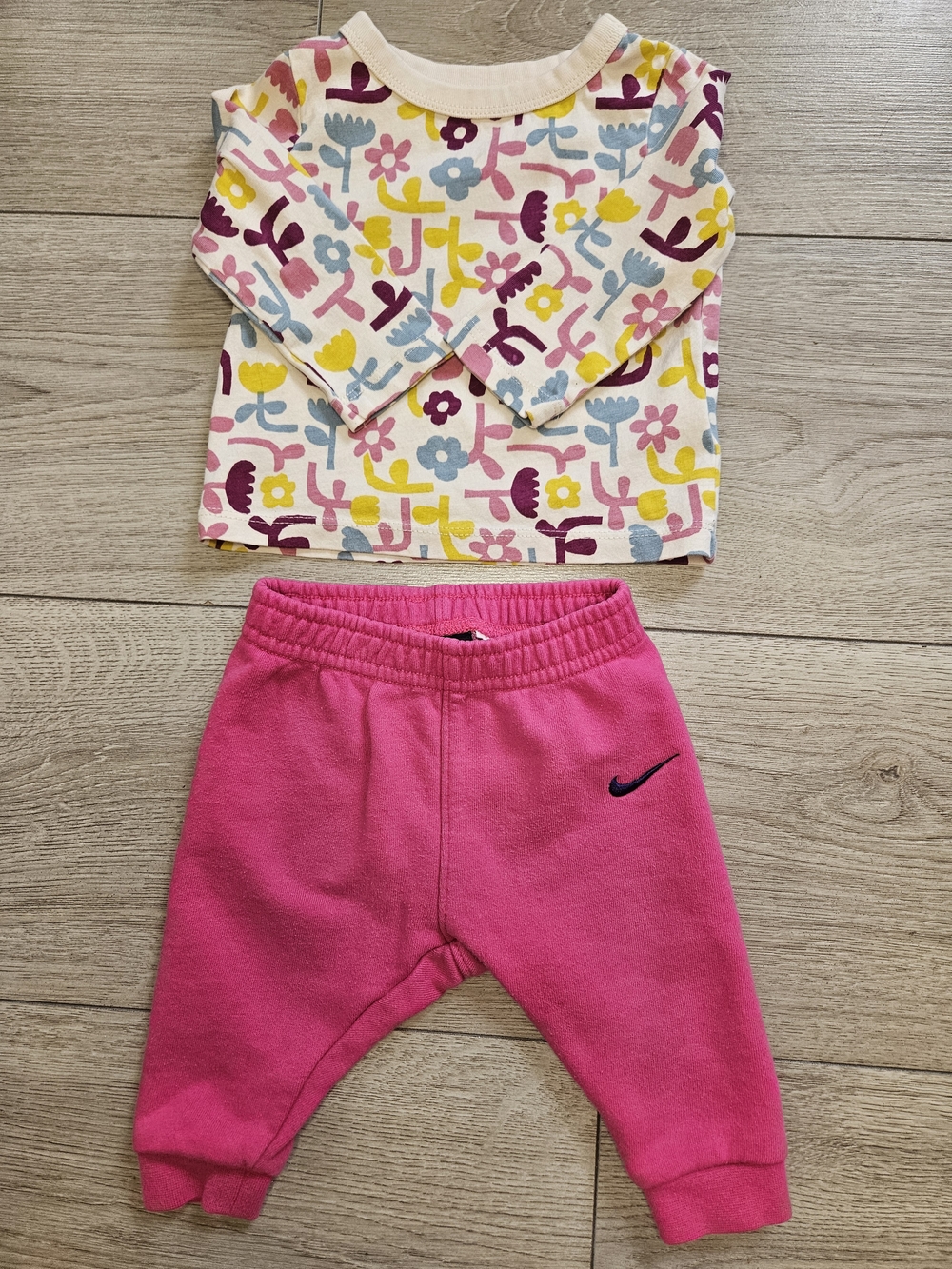 Nike Baby Girl Pink Joggers & Joe Fresh Floral Long Sleeve Top Set 3-6M